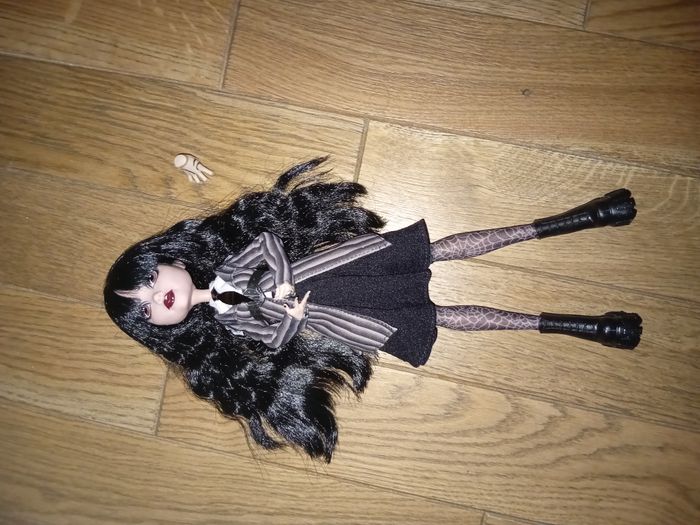 Poupée Monster High Mercredi Addams - photo numéro 3
