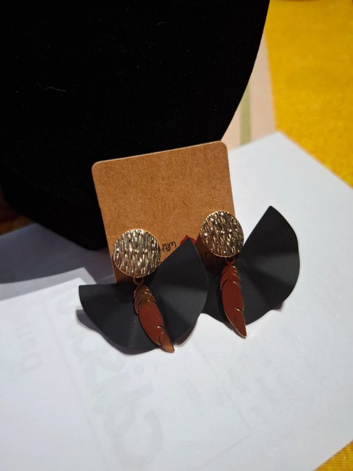 Magnifique boucle d oreille femme neuve - photo numéro 2