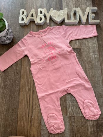 - Pyjama Kiabi  - 3 mois - Très bon état, tache derrière