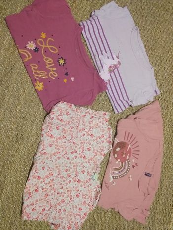 4 hauts manches longues tons rose/ paillettes 8 ans