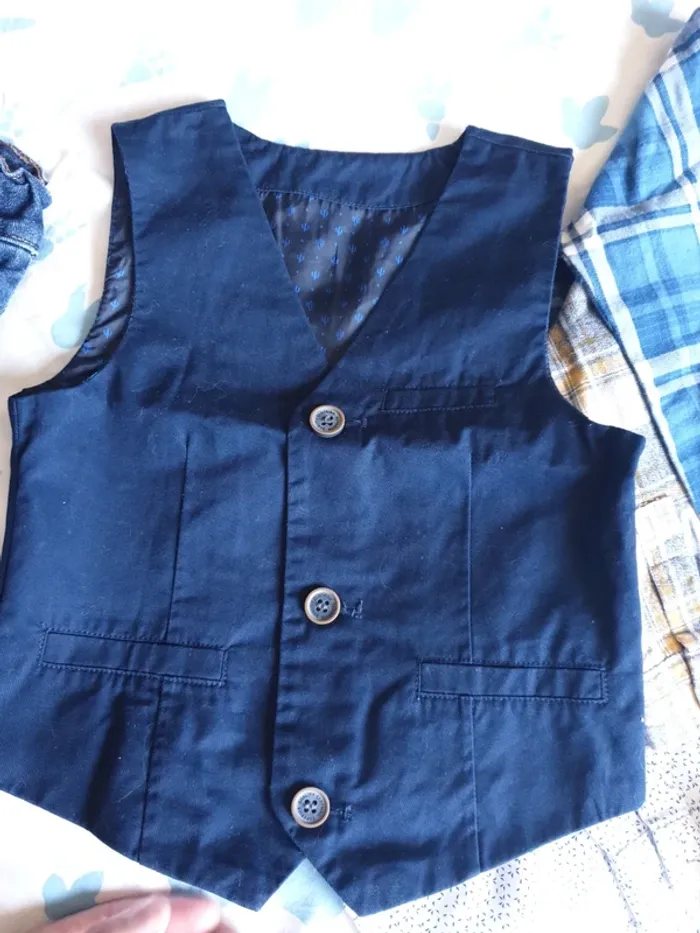 Lot chemises hiver + gilet sans manche - photo numéro 2