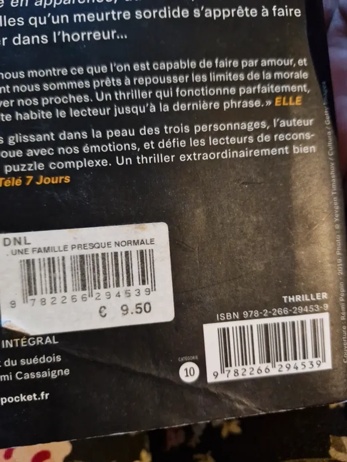 Une famille presque normale - photo numéro 3