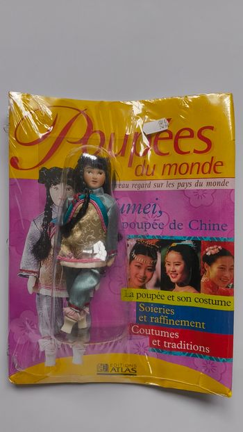 Poupée folklorique de chine en porcelaine 