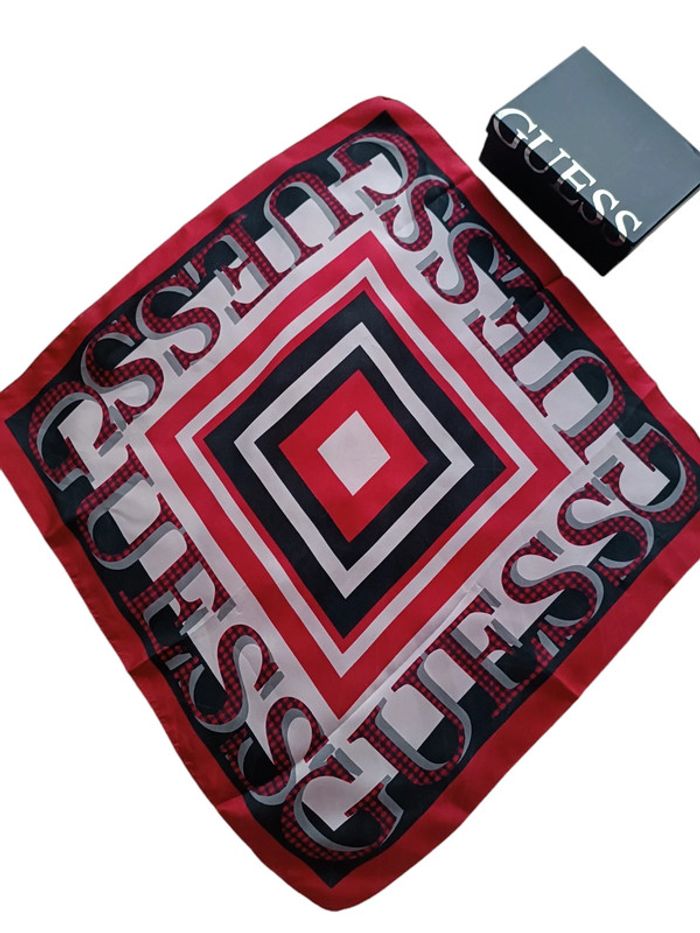 Foulard Guess rouge