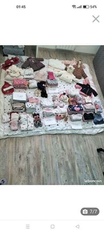 Vêtements bébé de 0 à 9 mois large choix vendu  2 euro pièces ( possibilité de faire des lots )