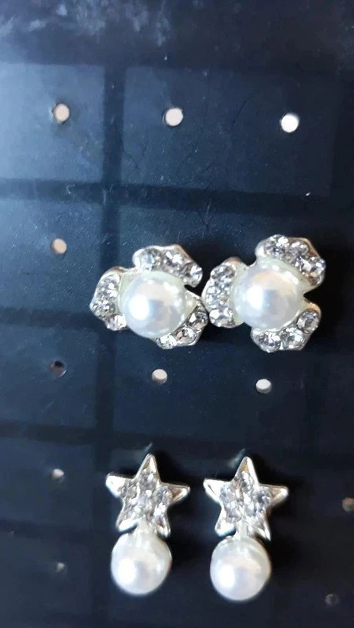 Lot de boucles d'oreilles neuves - photo numéro 2