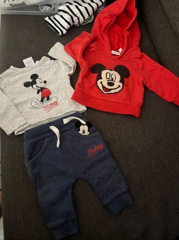 Lot Disney 1 mois