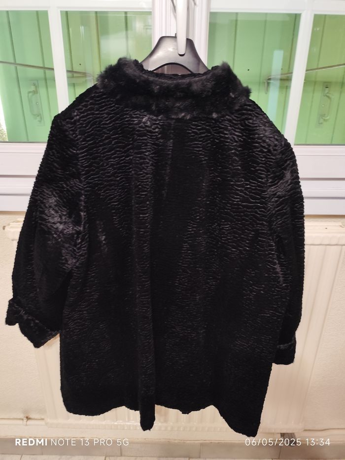 Manteau noir Astrakan