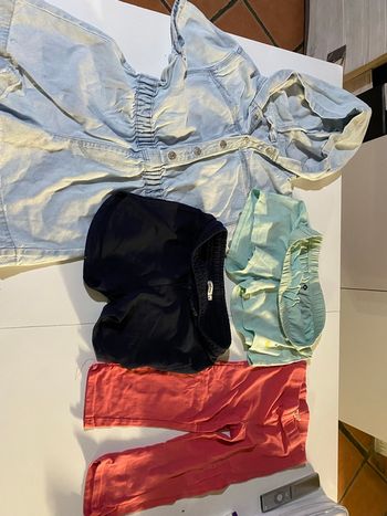 Lot de 4 vêtements taille 10 ans