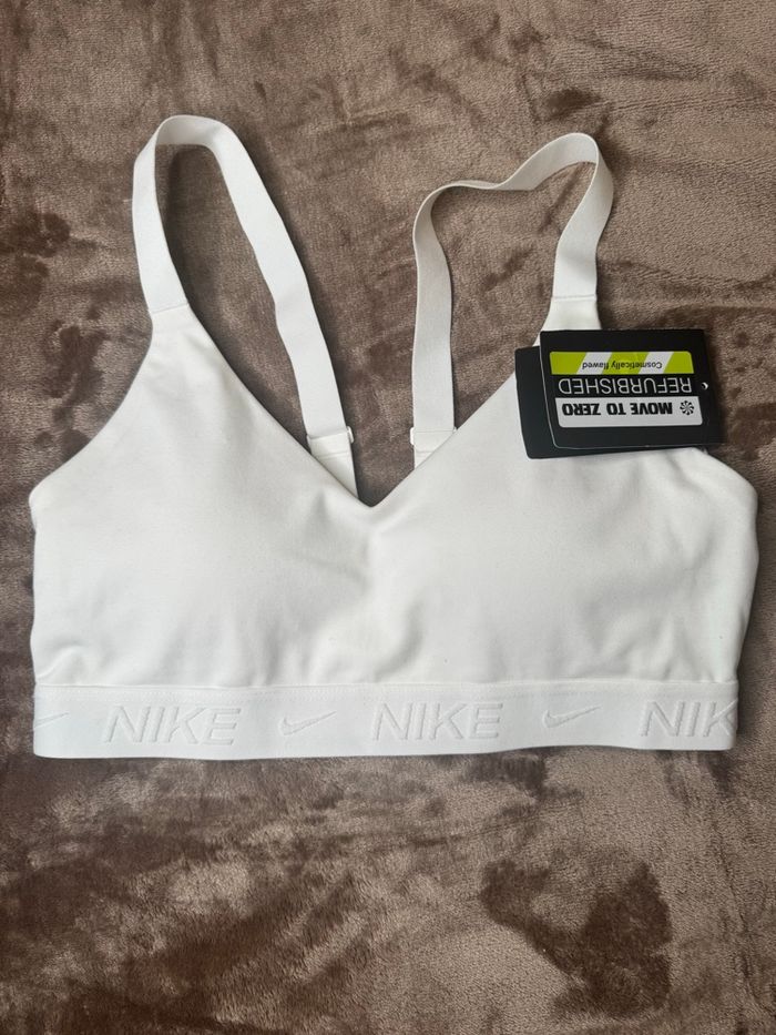 Brassière Nike blanche - photo numéro 2