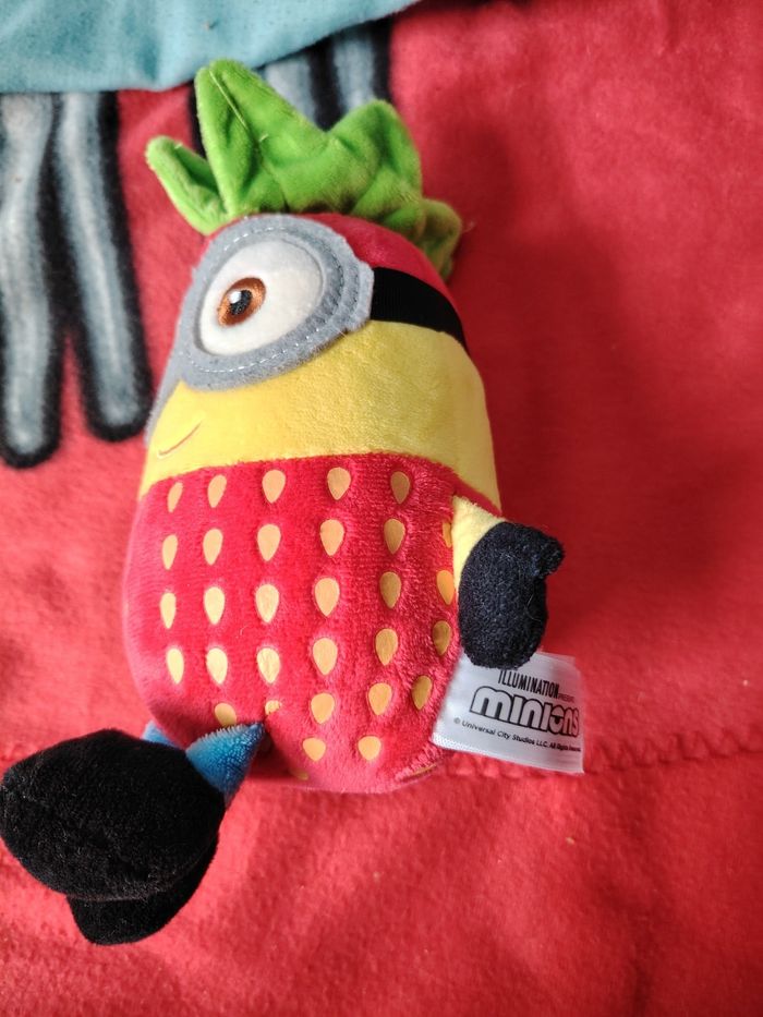 Peluche mignon fraise - photo numéro 5