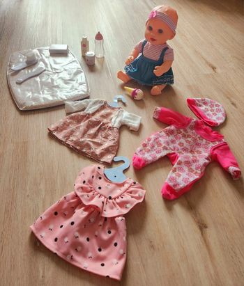 Ensemble poupée Valentine et son sorbet + matériel à langer