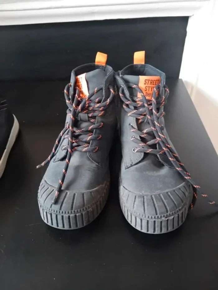 Lot de paires de baskets - 34/35 - photo numéro 2