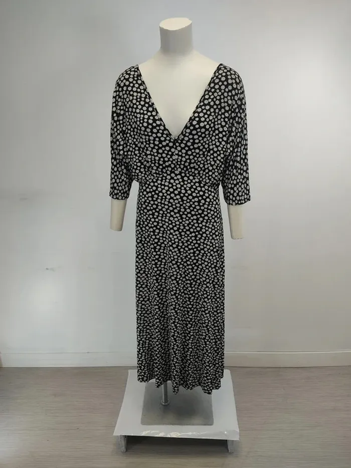 Robe longue noire à fleurs blanches en jersey crêpe, dos nu, taille M A634 - photo numéro 6