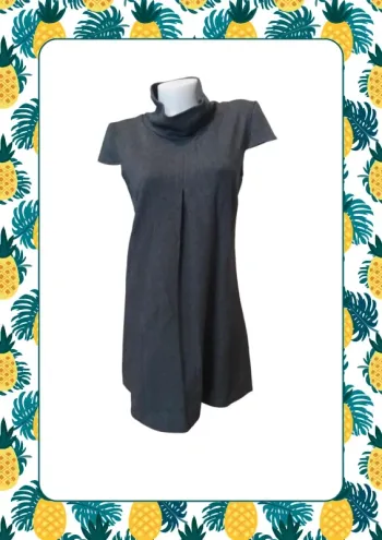 Robe grise col large