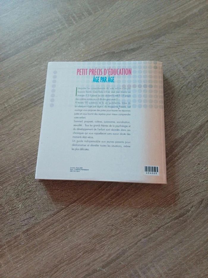 Livre " petit précis d'éducation " âgé par âge - photo numéro 2