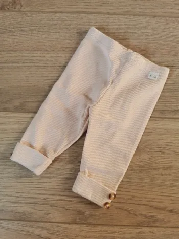 Legging rose pâle 1 mois