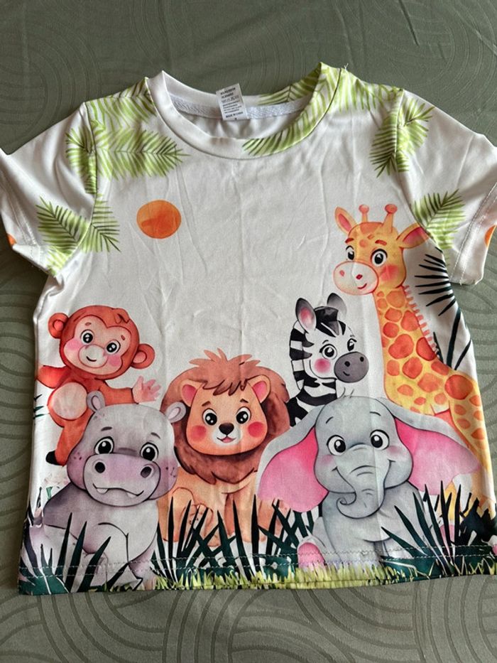 T shirt enfant 100cm neuf