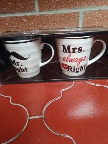 Coffret neuf de 2 grands mugs