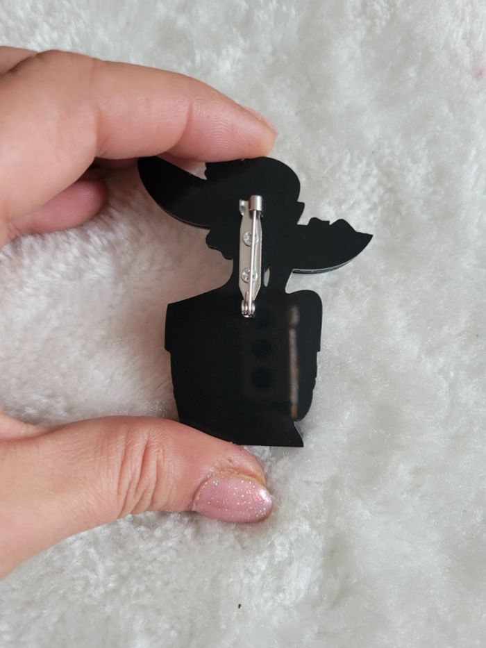 Broche dame chic et chapeau noir - photo numéro 4