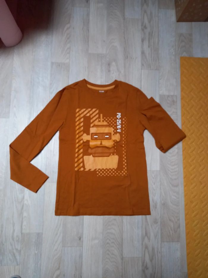 Haut à manches longues neuf