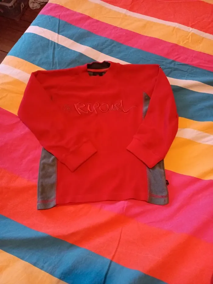 Pull 6 ans (8 ans étiquette)