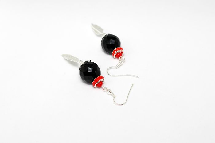 Boucles d'oreilles sphères noires à facettes - photo numéro 4