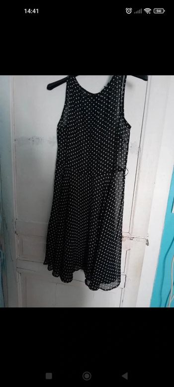 Très belle robe à pois transparente