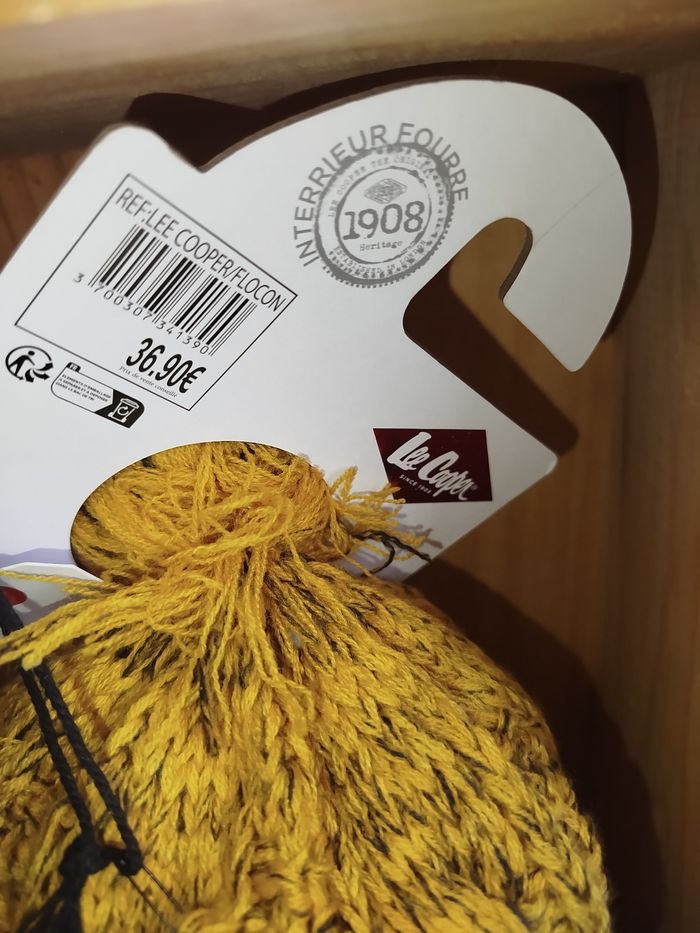 Bonnet hiver 🪾 avec pompon - photo numéro 4