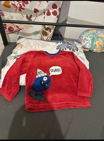 Haut de pyjama taille 3 ans🐿️