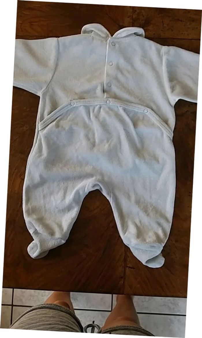 Pyjamas 1 mois - photo numéro 2
