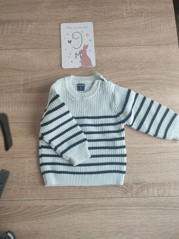Pull taille 9 mois, Kiabi