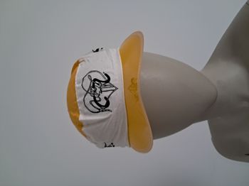 Casquette tour de France blanche jaune Combat socialiste visière plastique