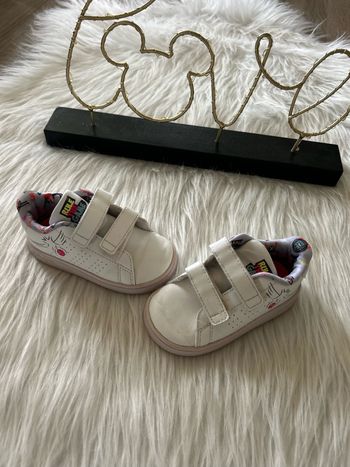 Très belle paire de baskets adidas 🥰 pointure 21