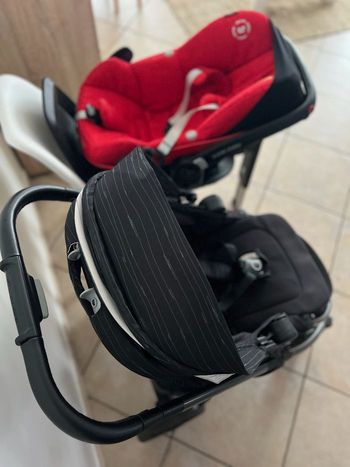 Ensemble poussette cosy et base isofix