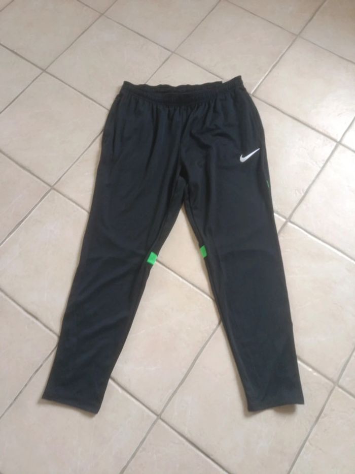 Bas de jogging Nike homme neuf - photo numéro 2