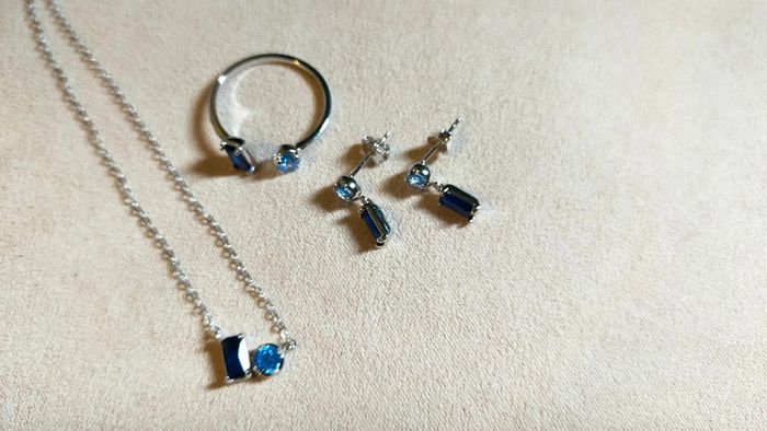 Argent 925 & Zircons saphir (collier + bague + boucles) - photo numéro 3
