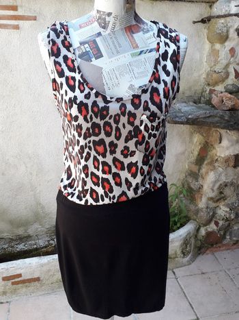 Robe légère haut léopard, bas tissu noir