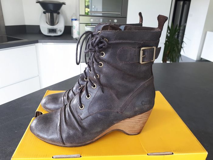 50 € Chaussures montantes compensées en cuir marron Caterpillar - photo numéro 2