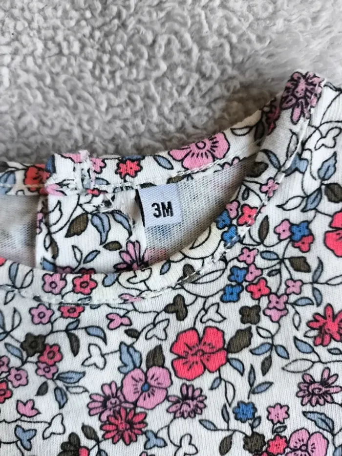 Ensemble 3 mois sans marque - photo numéro 8