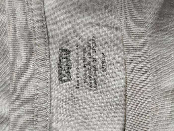 Tee-shirt Levi's blanc gros motif sur l'avant taille S - photo numéro 4