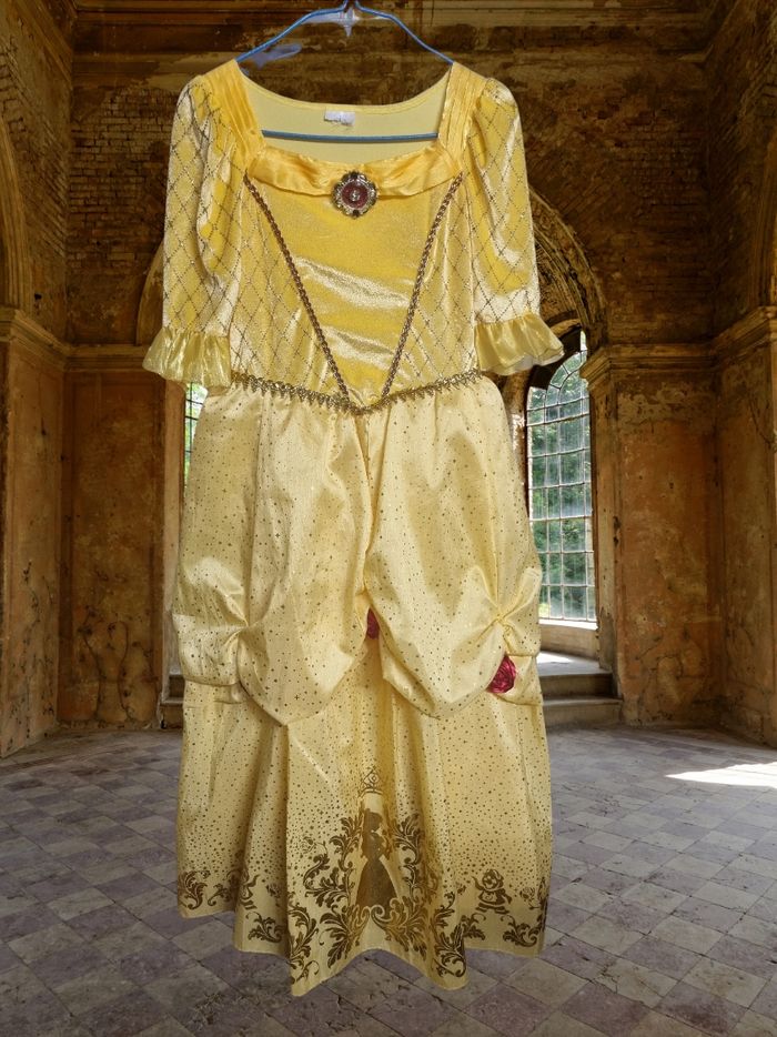 Robe de belle du disney store