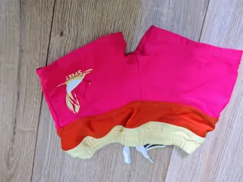 Maillot de bain piscine type shorty rose rouge jaune