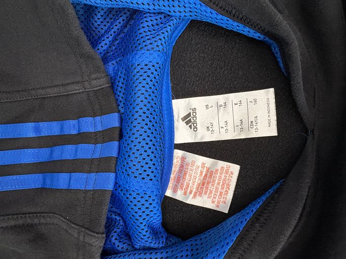 Sweat Adidas Noir – Design Unique Bleu + Poche Devant – Taille 13/14 ans - photo numéro 5