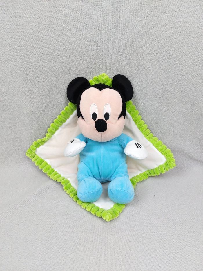 Doudou peluche Mickey bleu 30 cm couverture jaune vert nuage Disney - photo numéro 3