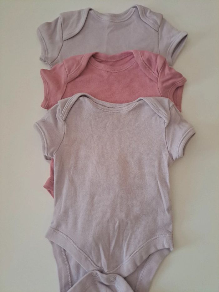 Lot bodies manche courte fille - photo numéro 2