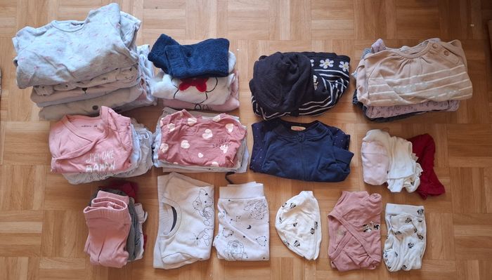 Lot vêtements fille 9 mois hier - photo numéro 5