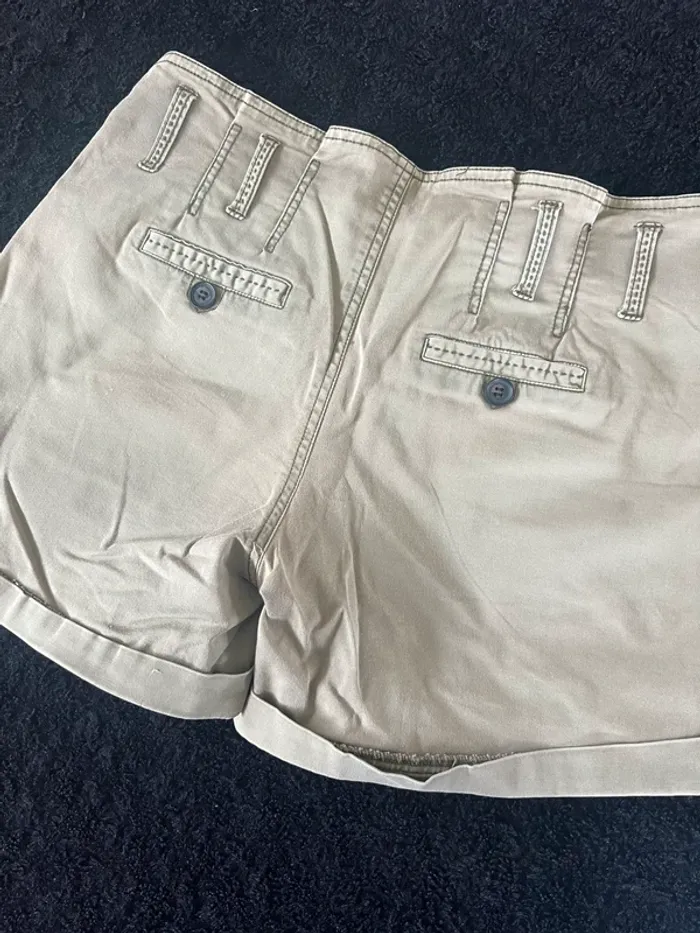 Short kaki - photo numéro 5