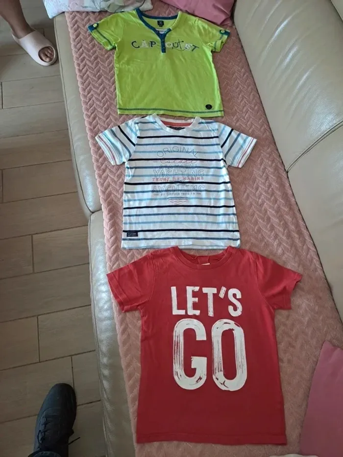 Lot 3 t-shirts garçon 5 ans MC qqs tâches prix mini