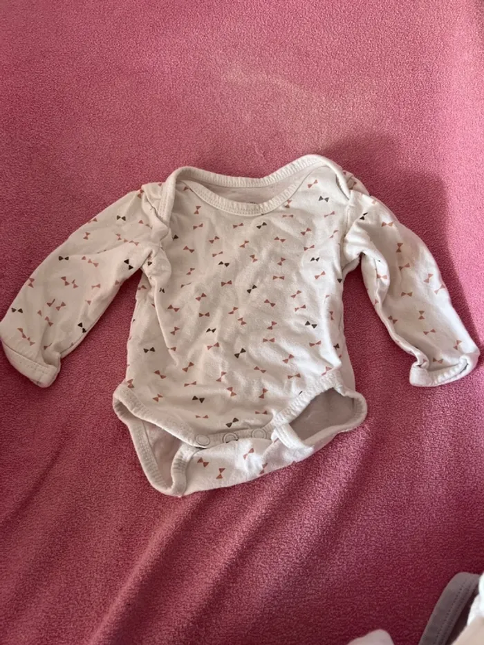 Lot de 11 bodys taille 3 mois - photo numéro 9